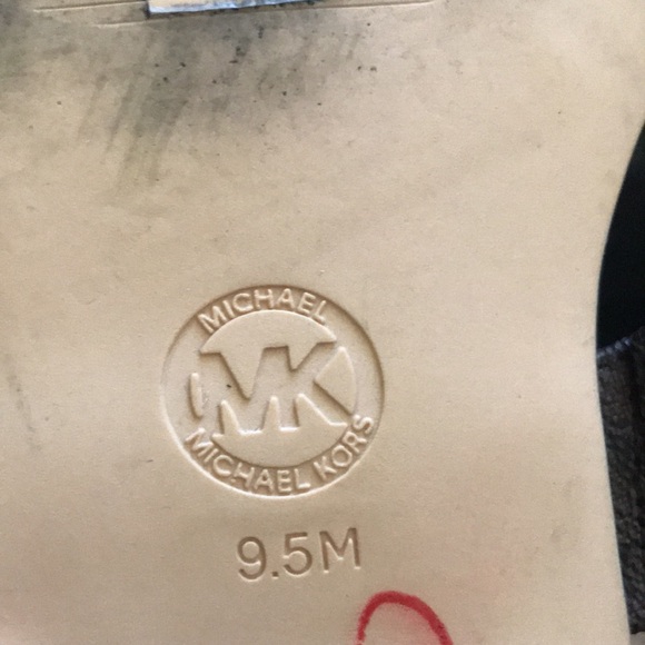 Michael Kors Monogram Sandals Sz 9.5 - Picture 11 of 15
